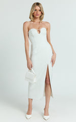 Wendy Midi Dress - Strapless Sweetheart Neckline Fitted Side Split Dress in White/Black
